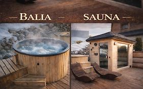 Domek Góralski Niedźwiedzia Gawra&Sauna, Balia by RentiloPL
